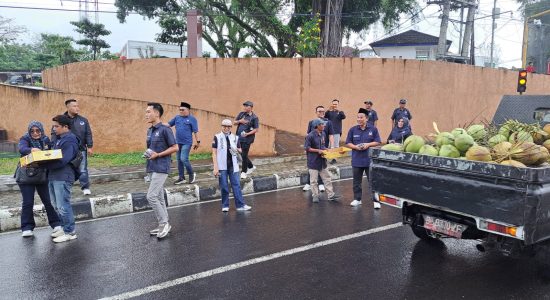 Safari Ramadhan, NasDem Tanggamus Berbagi Takjil dan Buka Bersama , Pererat Silaturahmi antar Pengurus NasDem dan Masyarakat
