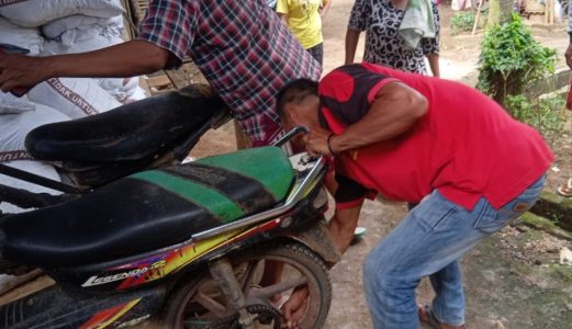 Geger, satu unit motor dibacok oleh OTK di lahan ex TDA